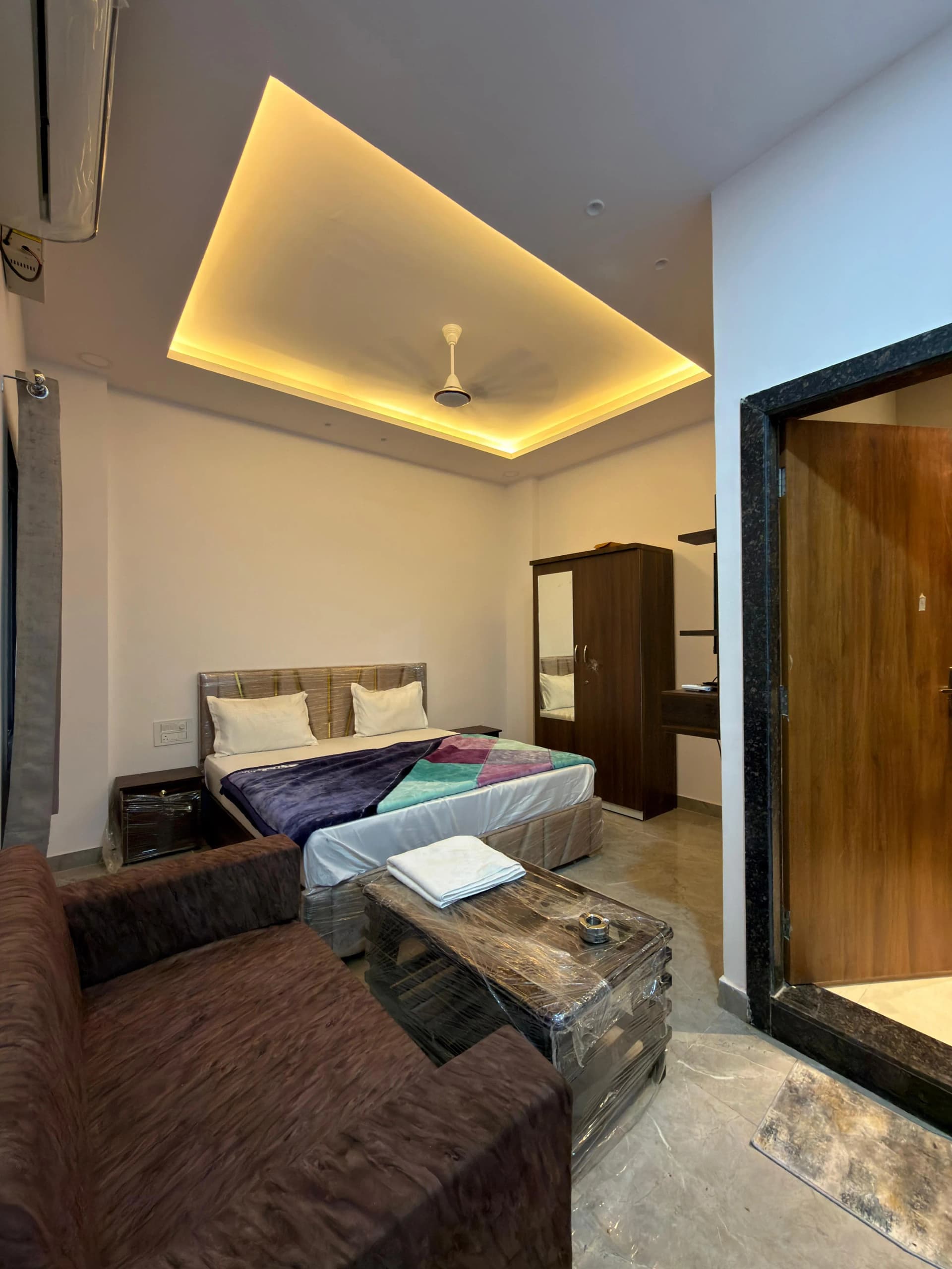 Hotel Prince Palace Udaipur - Deluxe Bedroom